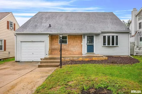 4237 N Gate Ridge Rd, Peoria, IL 61614
