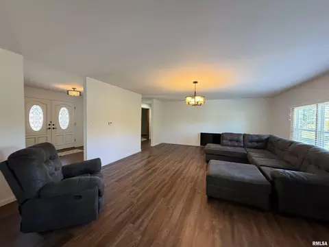 Living - 111 Stork St, Anna, IL 62906 photo 3 of 3