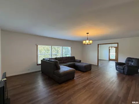 Living - 111 Stork St, Anna, IL 62906 photo 1 of 3