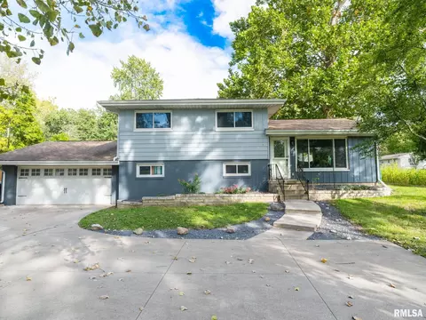 5326 N University St, Peoria, IL 61614