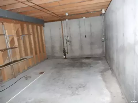 Other - 10 Kimberly Ct, Macomb, IL 61455 photo 9 of 12