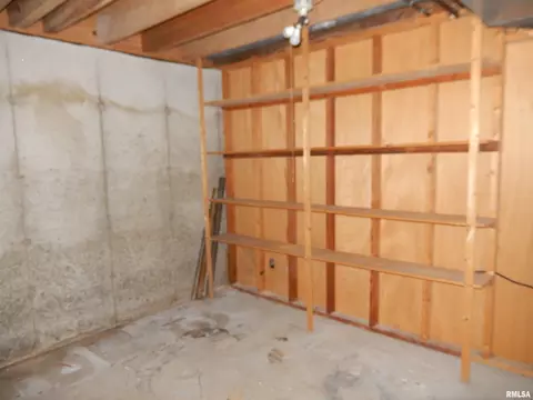 Other - 10 Kimberly Ct, Macomb, IL 61455 photo 7 of 12