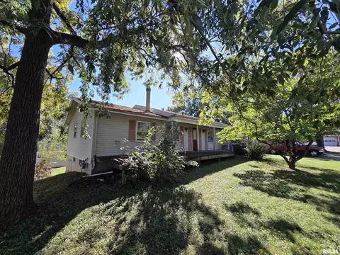 Exterior - 10 Kimberly Ct, Macomb, IL 61455 photo 1 of 6