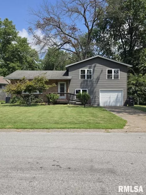 219 Gray Dr, Carbondale, IL 62901