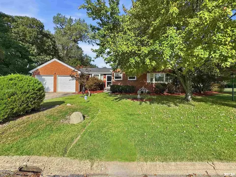 5203 N Prospect Rd, Peoria Heights, IL 61616