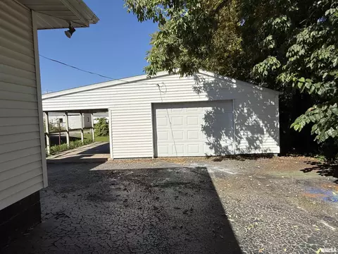 Other - 1127 E Chestnut St, Canton, IL 61520 photo 1 of 6