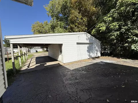 Other - 1127 E Chestnut St, Canton, IL 61520 photo 2 of 6