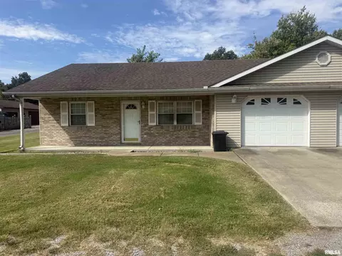 Exterior - 719 E Benson St, Herrin, IL 62948 photo 2 of 11