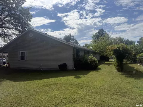 Exterior - 719 E Benson St, Herrin, IL 62948 photo 8 of 11