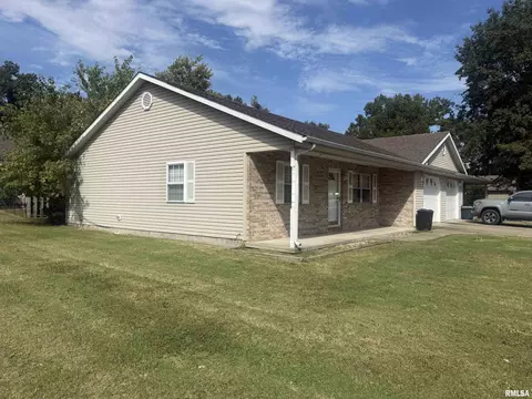 Exterior - 719 E Benson St, Herrin, IL 62948 photo 3 of 11