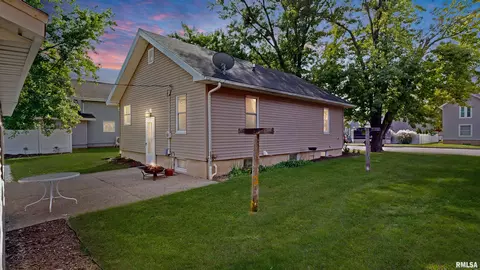 Exterior - 102 N 2nd St, Dunlap, IL 61525 photo 2 of 6