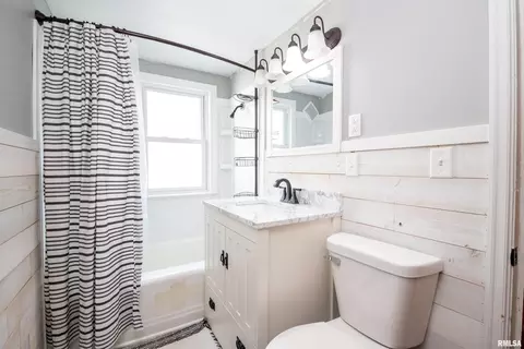 Bath - 509 E Mount Vernon St, Metamora, IL 61548 photo 4 of 4