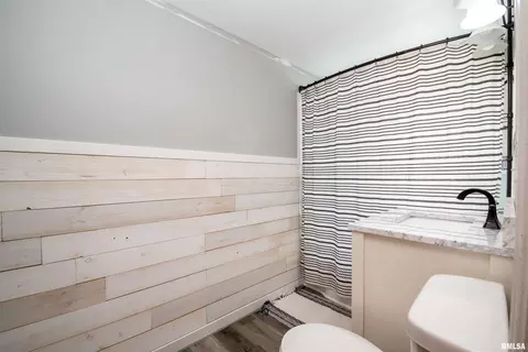 Bath - 509 E Mount Vernon St, Metamora, IL 61548 photo 3 of 4