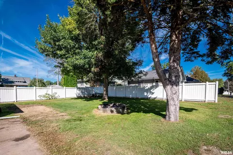 Exterior - 509 E Mount Vernon St, Metamora, IL 61548 photo 6 of 9
