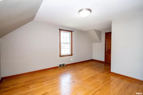 Bedroom - 509 E Mount Vernon St, Metamora, IL 61548 photo 6 of 14