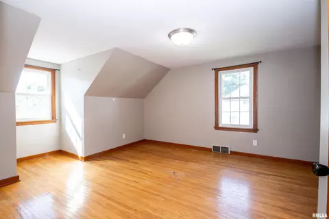Bedroom - 509 E Mount Vernon St, Metamora, IL 61548 photo 5 of 14