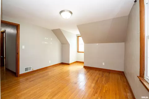 Bedroom - 509 E Mount Vernon St, Metamora, IL 61548 photo 8 of 14