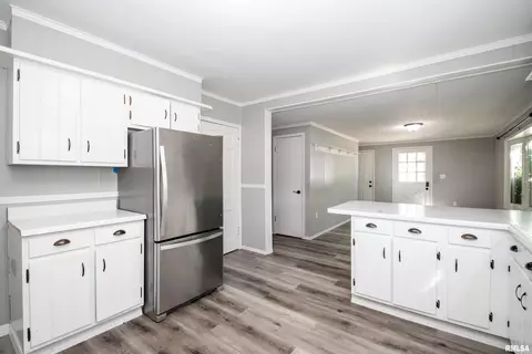 Kitchen - 509 E Mount Vernon St, Metamora, IL 61548 photo 4 of 5