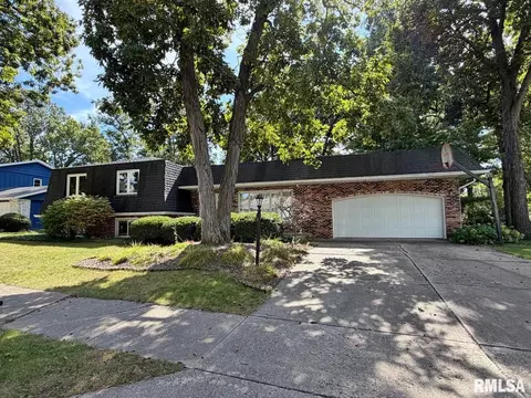 4804 W Knoboak Dr, Peoria, IL 61615