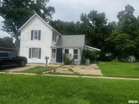 635 W Fort St, Farmington, IL 61531