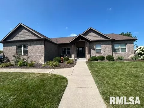 1300 Prince George Ct, Washington, IL 61571