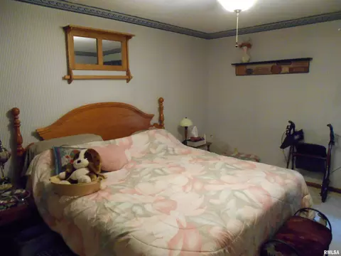 2105 Maple Ave, Macomb, IL 61455 photo 6