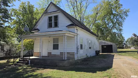 437 N Thompson St, Carrier Mills, IL 62917