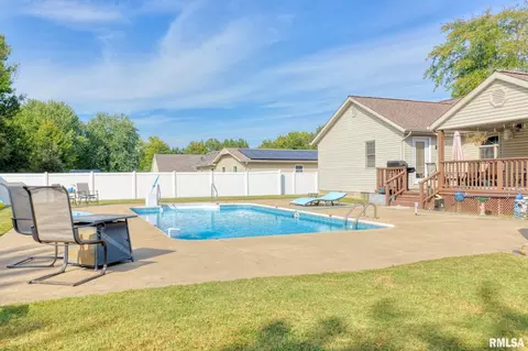 Exterior - 35 Douglas Dr, Herrin, IL 62948 photo 7 of 22