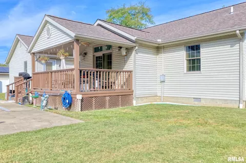 Exterior - 35 Douglas Dr, Herrin, IL 62948 photo 13 of 22
