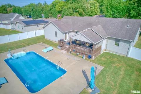 Exterior - 35 Douglas Dr, Herrin, IL 62948 photo 19 of 22