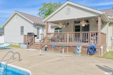 Exterior - 35 Douglas Dr, Herrin, IL 62948 photo 5 of 22