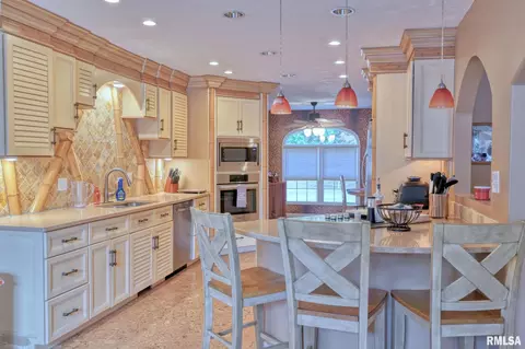 Kitchen - 35 Douglas Dr, Herrin, IL 62948 photo 1 of 4