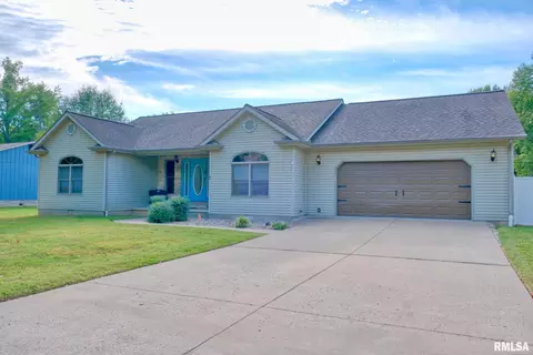 Exterior - 35 Douglas Dr, Herrin, IL 62948 photo 18 of 22