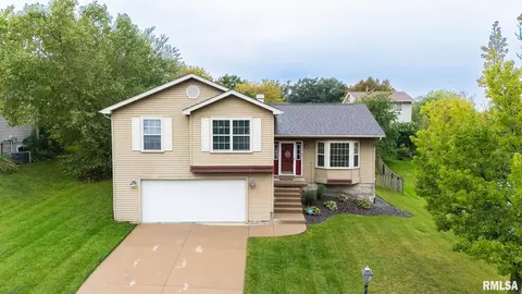 105 Karen Dr, East Peoria, IL 61611
