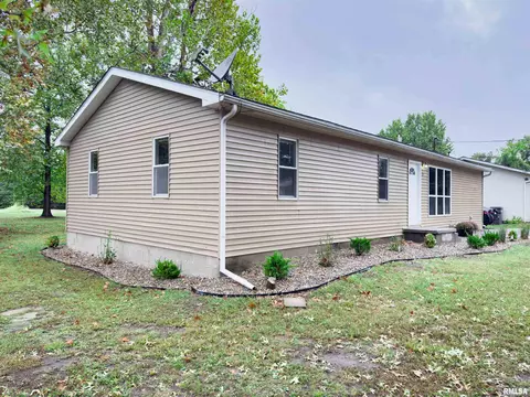 203 N Maple St, Energy, IL 62933