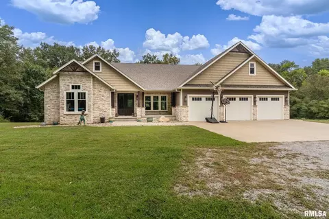 907 Laminack Rd, Carterville, IL 62918