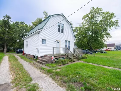 1412 Chestnut St, Canton, IL 61520 photo 2