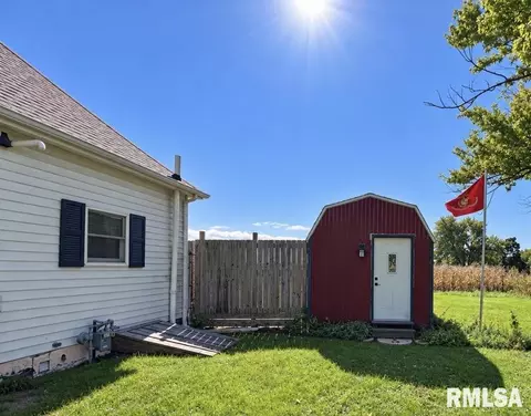 Exterior - 300 E Washington St, Magnolia, IL 61336 photo 1 of 4