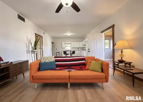 Living - 300 E Washington St, Magnolia, IL 61336 photo 2 of 2
