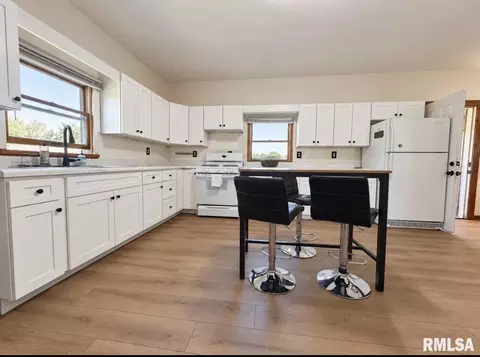 Kitchen - 300 E Washington St, Magnolia, IL 61336 photo 1 of 1