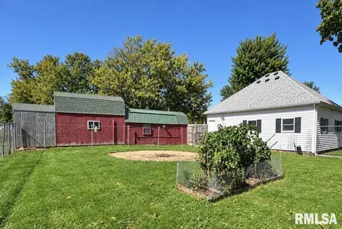 Exterior - 300 E Washington St, Magnolia, IL 61336 photo 2 of 4