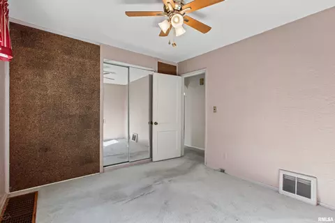 Bedroom - 515 E Willcox Ave, Peoria, IL 61603 photo 4 of 4