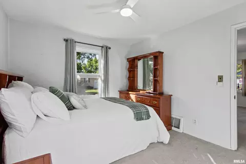Bedroom - 515 E Willcox Ave, Peoria, IL 61603 photo 2 of 4
