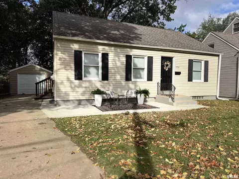 1709 W Gilbert Ave, Peoria, IL 61604