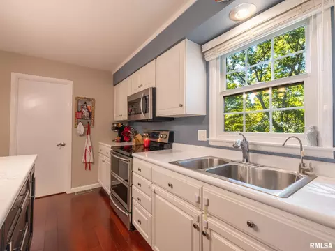 Kitchen - 1208 W Woodside Dr, Dunlap, IL 61525 photo 6 of 7