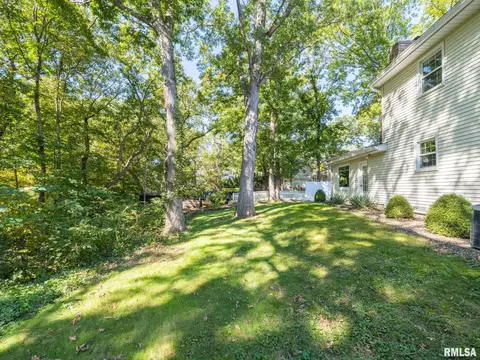 Exterior - 1208 W Woodside Dr, Dunlap, IL 61525 photo 8 of 12