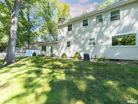 Exterior - 1208 W Woodside Dr, Dunlap, IL 61525 photo 3 of 12