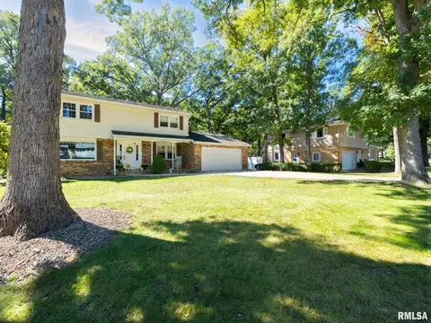 Exterior - 1208 W Woodside Dr, Dunlap, IL 61525 photo 2 of 12