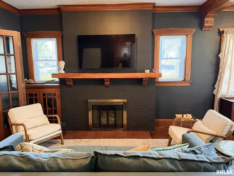 Living - 302 Center St, Eureka, IL 61530 photo 5 of 5