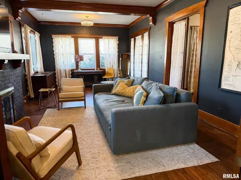 Living - 302 Center St, Eureka, IL 61530 photo 4 of 5